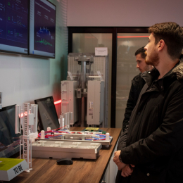 A jövő ICT-technológiái egy kamionba sűrítve a PTE MIK-en